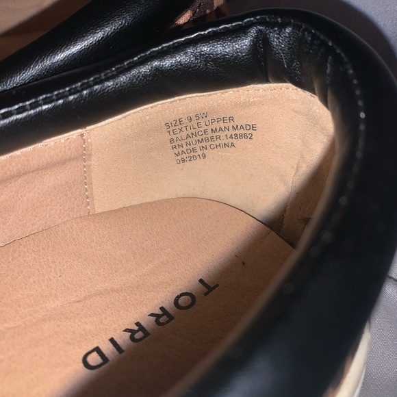 Torrid size 9.5W leopard slip on tennis shoes - Picture 5 of 6